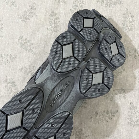 New Balance 9060 Magnetic Gray Sneakers - Picture 6 of 6